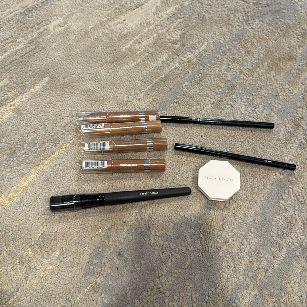 Lot of 4 L’Oreal True match Super Blendable Crayon Concealer 3 N6-7-8 , 1 W6-7-8